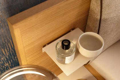 Arola von Schöner Wohnen - Schlafzimmer mit viel Zubehör & Beleuchtung