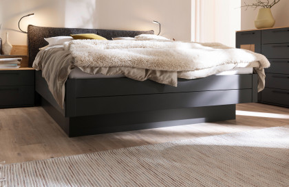 Multiline von SCHÖNER WOHNEN - Schlafzimmer-Einrichtung Lack basalt mit Quadrateinsätzen