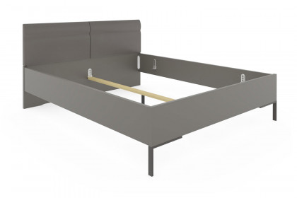 Parma von Wiemann - Bett mit Kufenfuß 160x200 cm havanna