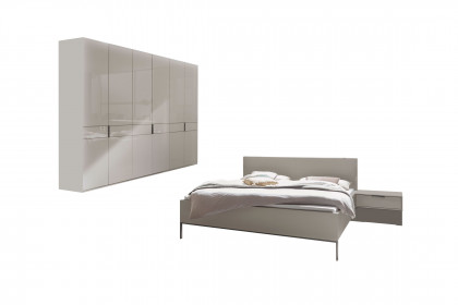 Parma von Wiemann - Schlafzimmer champagner mit Glasfronten