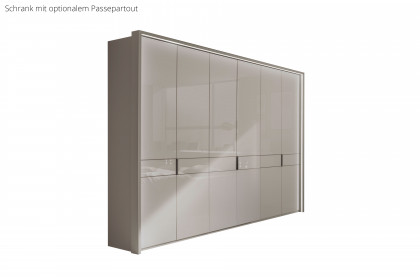 Parma von Wiemann - Schlafzimmer champagner mit Glasfronten