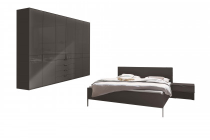 Parma von Wiemann - Schlafzimmermöbel havanna mit Glas-Fronten