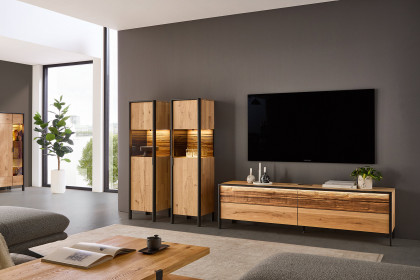 Steel living von Thielemeyer - Wohnwand Wildeiche/ Spaltholz