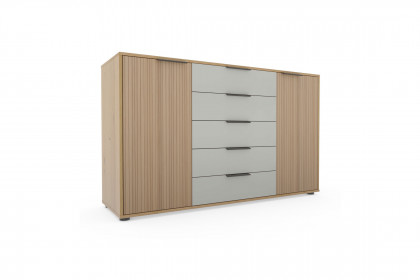 Valetta von Wiemann - Kommode Türfronten Massivholz mit Rillenstruktur