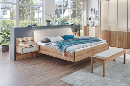 Valetta von Wiemann - Schlafzimmer Eiche teilmassiv - Glas champagner