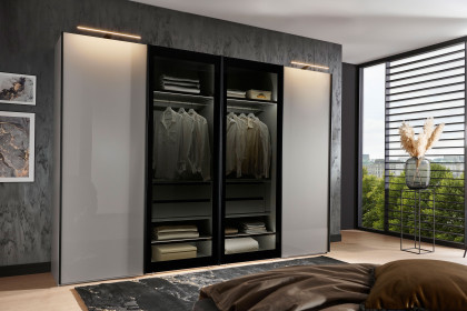 Dubai von Wiemann - Synchron-Schwebetürenschrank Glas grau