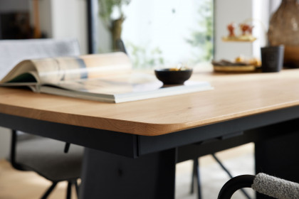 Hannis von Musterring - Esstisch mit Tischplatte aus Wildeiche