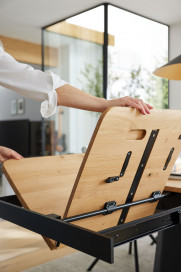 Hannis von Musterring - Esstisch mit Tischplatte aus Wildeiche