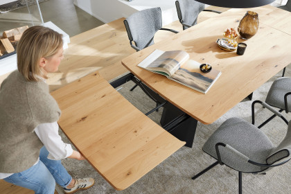 Hannis von Musterring - Esstisch mit Tischplatte aus Wildeiche