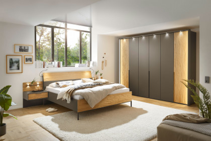 Bardolino von Wiemann - Schlafzimmer havanna - Riffholz massiv