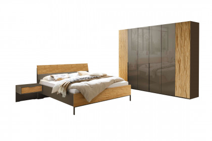 Bardolino von Wiemann - Schlafzimmer Glas havanna - Riffholz massiv