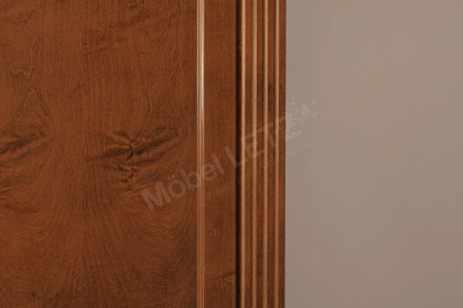 Maisonette von Wehrsdorfer - Garderobenschrank in Cognac Antik