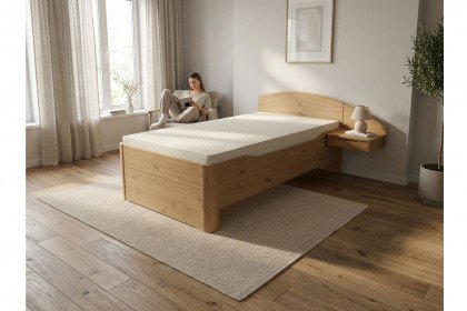 Incasa Ronco von Decker - Bett mit geschwungenem Kopfteil Wildeiche geölt