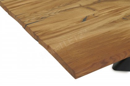 Alcedo von Nouvion - Esszimmertisch mit Waldkanten-Profil