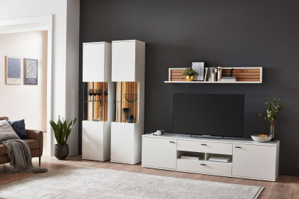 Morella von IDEAL Möbel - Wohnwand in Weiß mit Eichenabsetzung