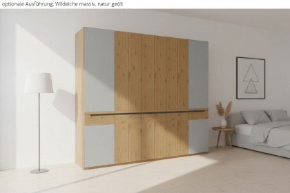 Incasa Onema von Decker - Kleiderschrank Kernbuche - Glas grau mit Griffausfräsungen