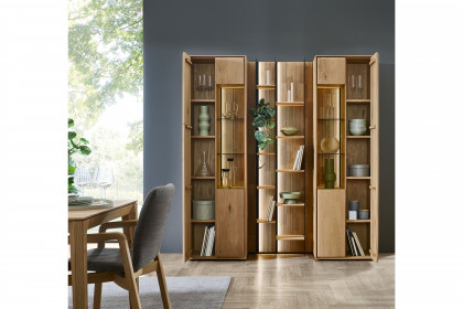 Vala von Hartmann - Wohnwand aus massiver Kerneiche natur