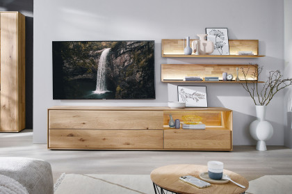 Vala von Hartmann - Wohnwand V24 aus massiver Kerneiche