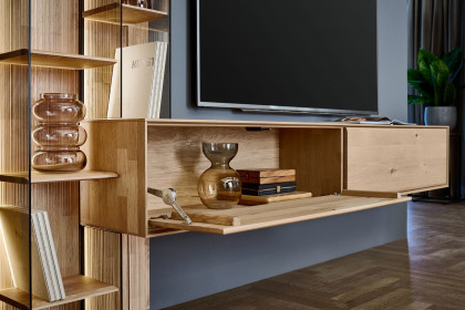 Vala von Hartmann - Wohnwand V28 Kerneiche natur/ Parsolglas