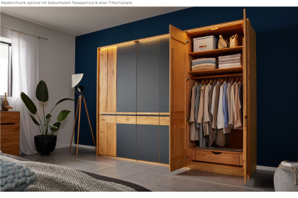 Incasa Onema von Decker - Schrank Glas anthrazit - Wildeiche mit Griffausfräsungen