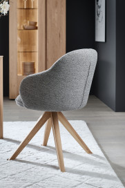 Vala von Hartmann - Esstisch mit massiver Kerneiche Tischplatte