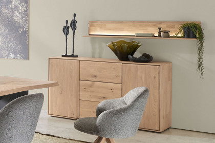 Vala von Hartmann - Esstisch mit massiver Kerneiche Tischplatte