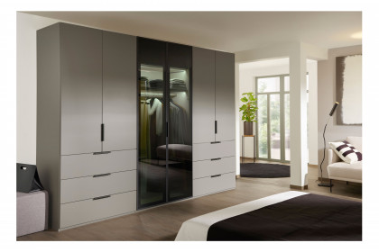 Scale-Spin von Rauch Black - Kombi-Schrank fango mit Glasrahmentüren