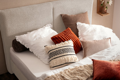 Tom von DONE.® - Boxspringbett cream