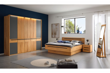 Incasa Onema von Decker - Schlafzimmer Kernbuche - Glas grau mit schwarzen Zierfräsungen