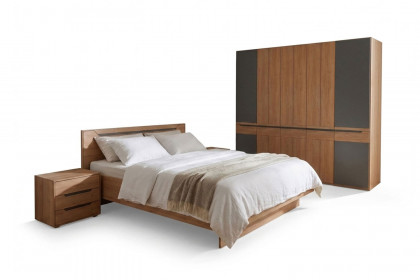 Incasa Onema von Decker - Schlafzimmer Kernbuche - Glas grau mit schwarzen Zierfräsungen