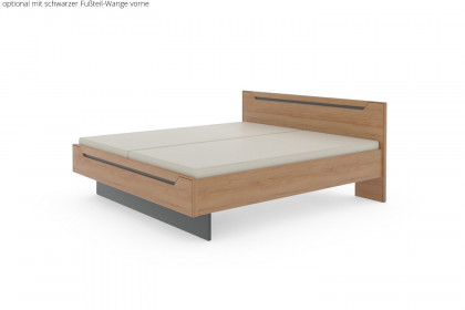 Incasa Onema von Decker - Schlafzimmer Kernbuche - Glas grau mit schwarzen Zierfräsungen