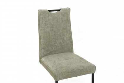 Game Plus von K+W Polstermöbel - Eckbank mit Stühlen und einem Esstisch