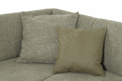 Game Plus von K+W Polstermöbel - Eckbank mit Stühlen und einem Esstisch