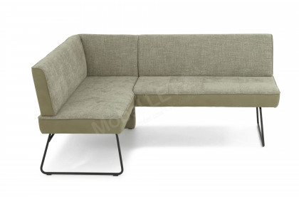 Game Plus von K+W Polstermöbel - Eckbank mit Stühlen und einem Esstisch