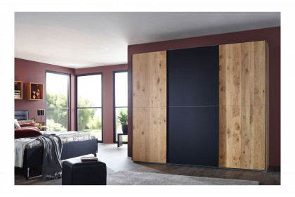 Scale-Slide-Wood von Rauch Black - Schrank Eiche teilmassiv - Mattglas schwarz