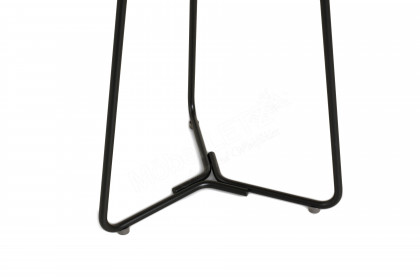 Tripod von Pode - Beistelltisch aus Eiche und Metall