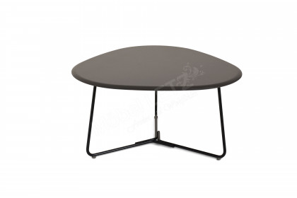 Tripod von Pode - Couchtisch in Carbon und Epoxy