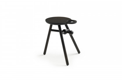 Bottle Stool von Pode - Beistelltisch aus Eiche in Night gebeizt