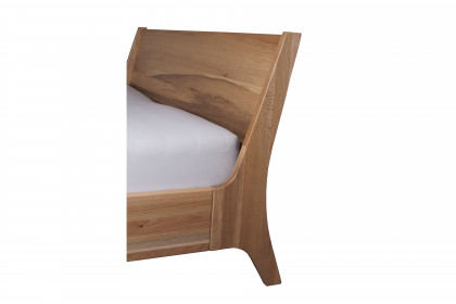 Amina von Sprenger Möbel - Bett mit Holzkopfteil Sumpfeiche geölt