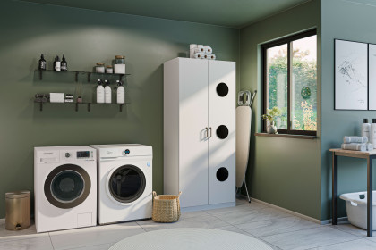 Allrounder von Rauch Blue - weißer Schrank mit Wäscheeinwurf