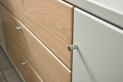 Kira-System von Musterring - Homeoffice-Büro mit Wandregalen