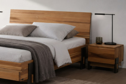 Eron von Sprenger Möbel - Bett 180x200 cm Sumpfeiche geölt mit Eisenfüßen