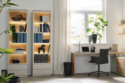 Kira-System von Musterring - Bücherregal in Seidengrau und Eiche sand