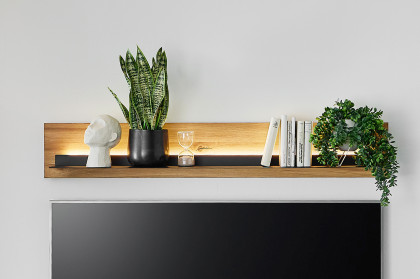 Olvera von IDEAL Möbel - Wandboard Asteiche mit Metallablageboden