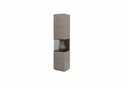 Q-Media 2.0 von Musterring - Vitrine Lack fango/ Mattglas fango