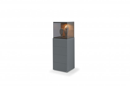 Q-Media 2.0 von Musterring - Vitrine 085 Lack grau/ Mattglas grau