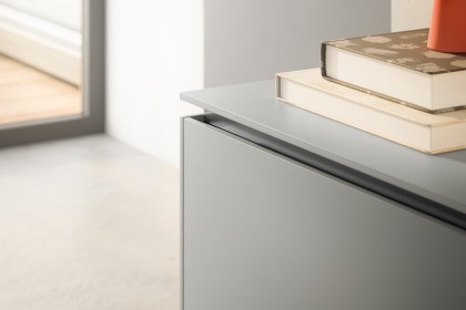 Vitae von éNATIVA by Munari - Sideboard mit Lackoberfläche in grigio nuvola