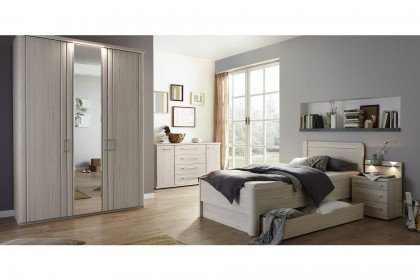 Mainau von Wiemann - Schlafzimmer seniorengerecht Polar-Lärche