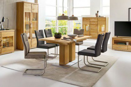Modea von Niehoff - Esszimmer mit einem Tisch & vier Stühlen
