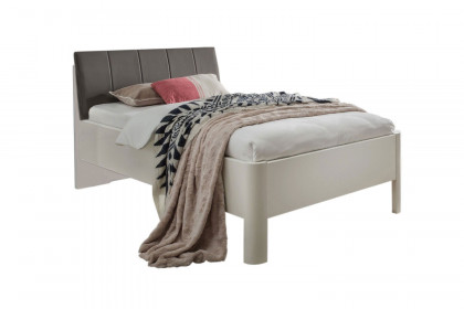 Bern von Wiemann - Schrank, Bett und Nachttisch weiß